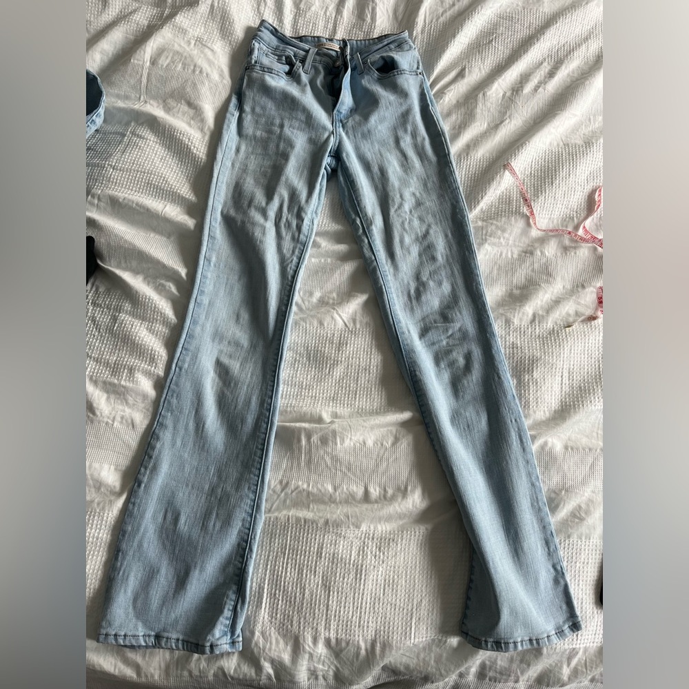 🌊 Flare Levi jeans!